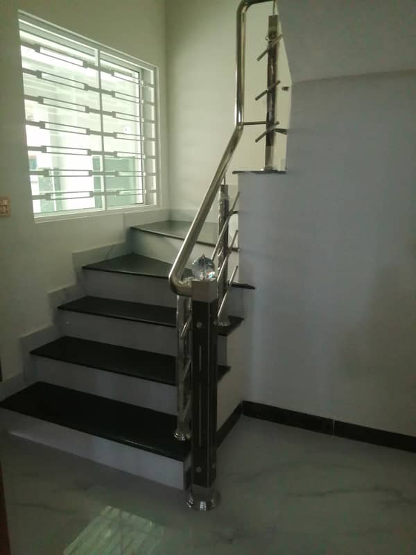 10 Marla House Is Available For Rent On Top Location Of Wapda Town Phase 1, Lahore 2