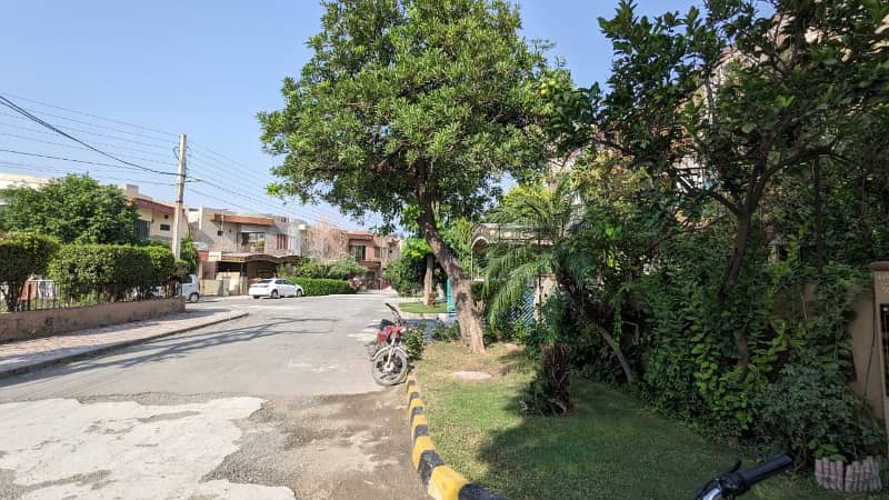 8 MARLA BEAUTIFUL HOUSE AVAILABLE FOR SALE IN DIVINE HOMES 2