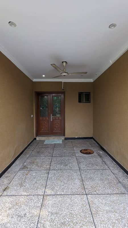 8 MARLA BEAUTIFUL HOUSE AVAILABLE FOR SALE IN DIVINE HOMES 5