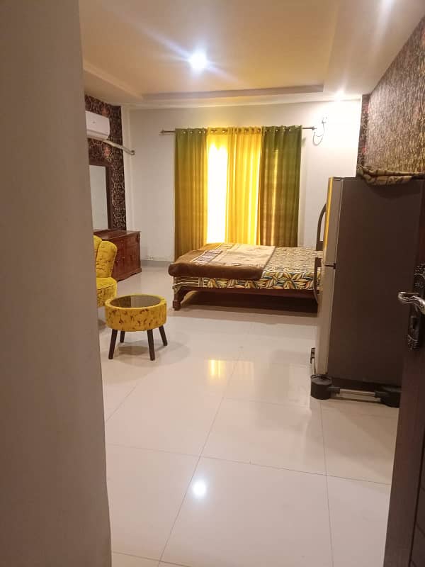 Daily bacises 1 bed rom short time coupel Allow Safe & scour 100% 2