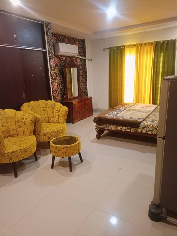 Daily bacises 1 bed rom short time coupel Allow Safe & scour 100% 3