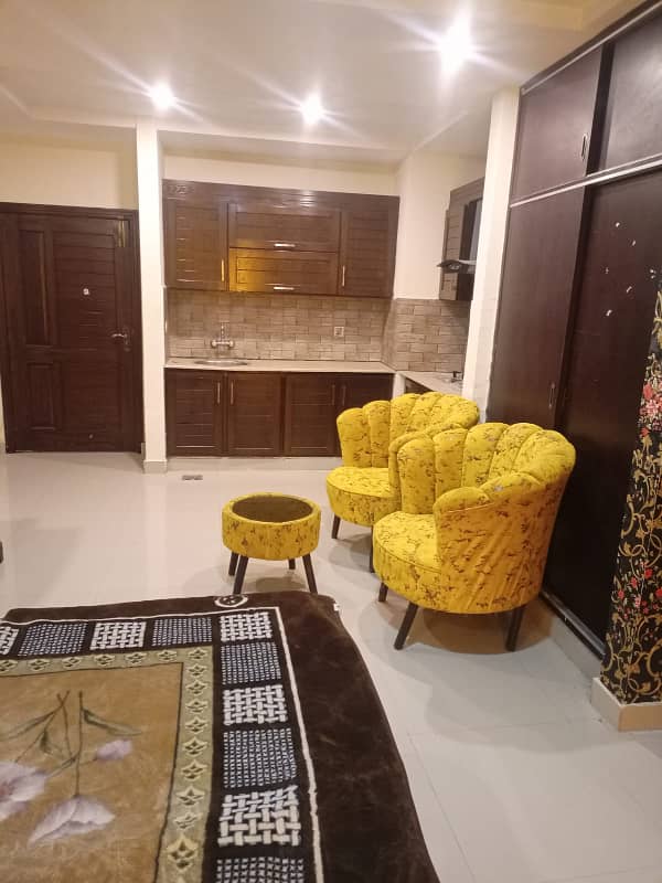 Daily bacises 1 bed rom short time coupel Allow Safe & scour 100% 4