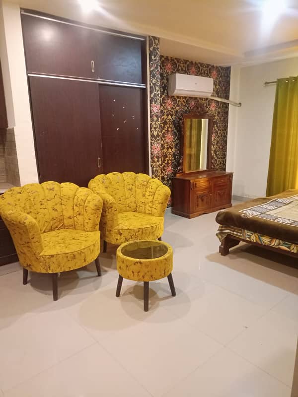 Daily bacises 1 bed rom short time coupel Allow Safe & scour 100% 8