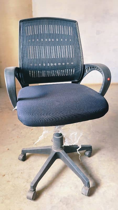 table and Chair 0