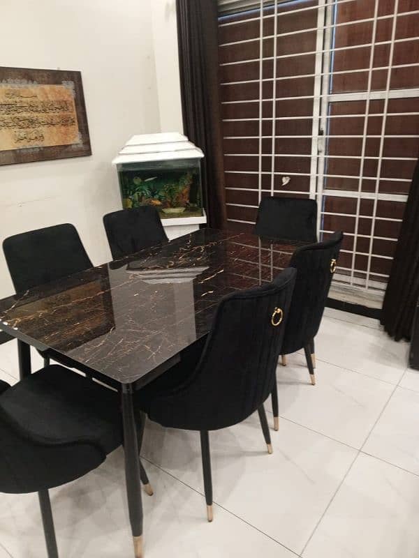 CAFE'S RESTAURANT LIVING ROOM FURNITURE AVAILABLE FOR SALE 0