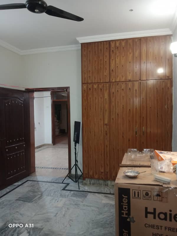 10 Marla ViP Upper Portion Urgent For Rent Prime Location in Sabzazar 0
