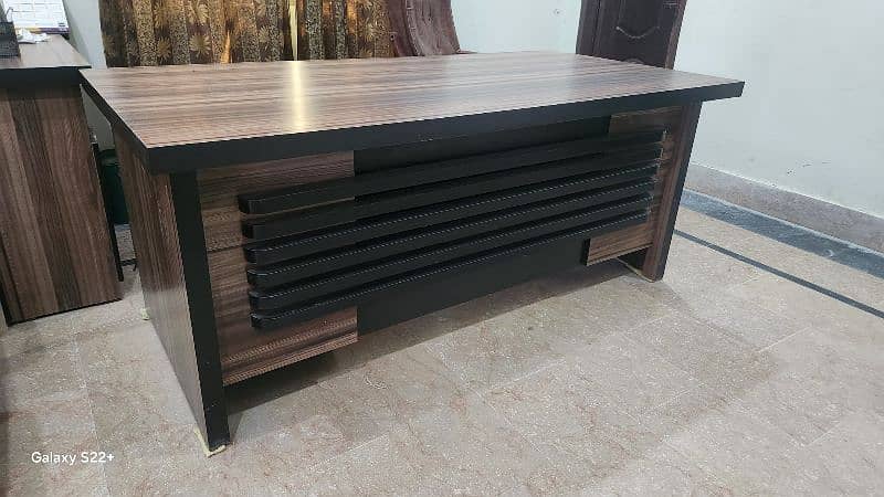 6.5 feet Luxury Executive Office Table 0