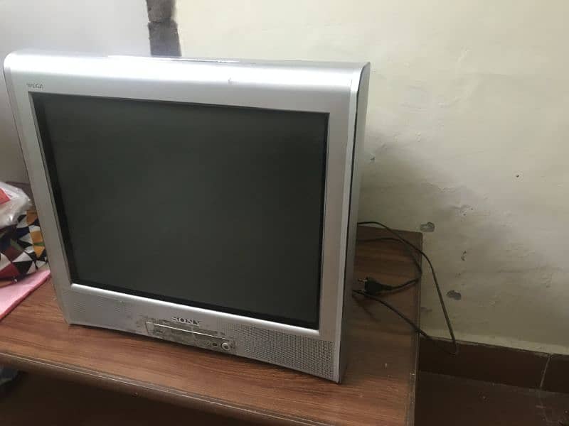 Sony Trinitron TV 1