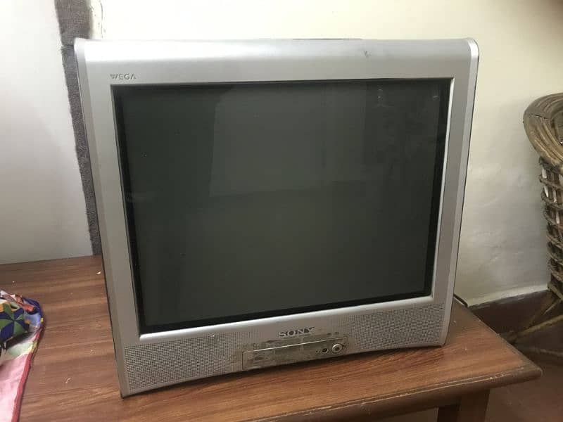 Sony Trinitron TV 2