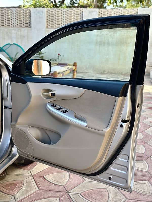 Toyota Corolla GLI 2011 6