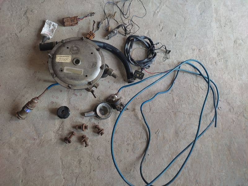 CNG/LPG Cylinder Kit & Stand 18