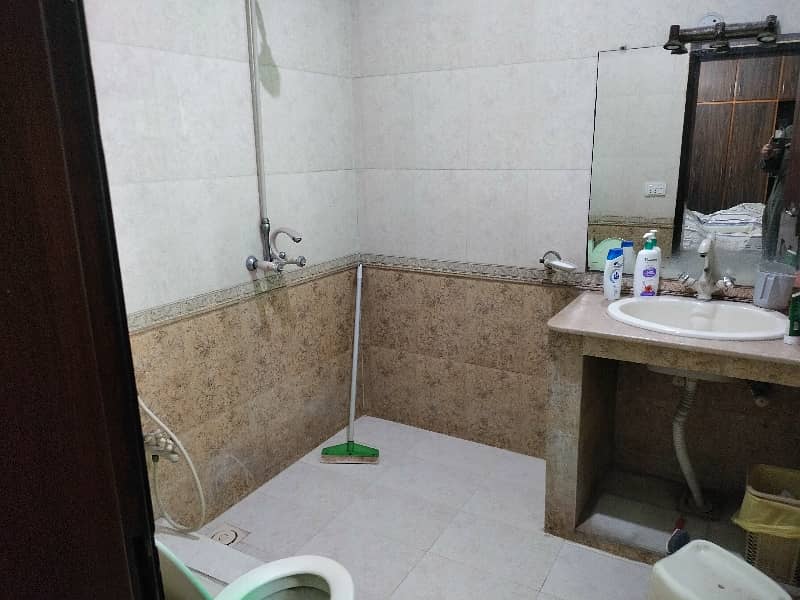 Corner House Available For Rent 8