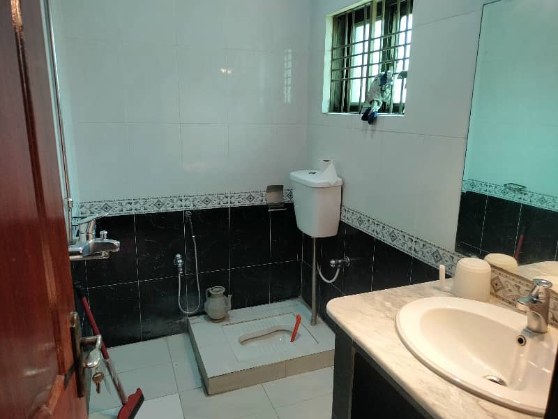 Corner House Available For Rent 10