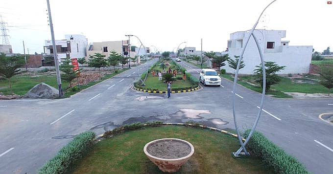 4 Marla Residential Plot Available For Sale In Al Safa Block Jeewan City Sahiwal. 1