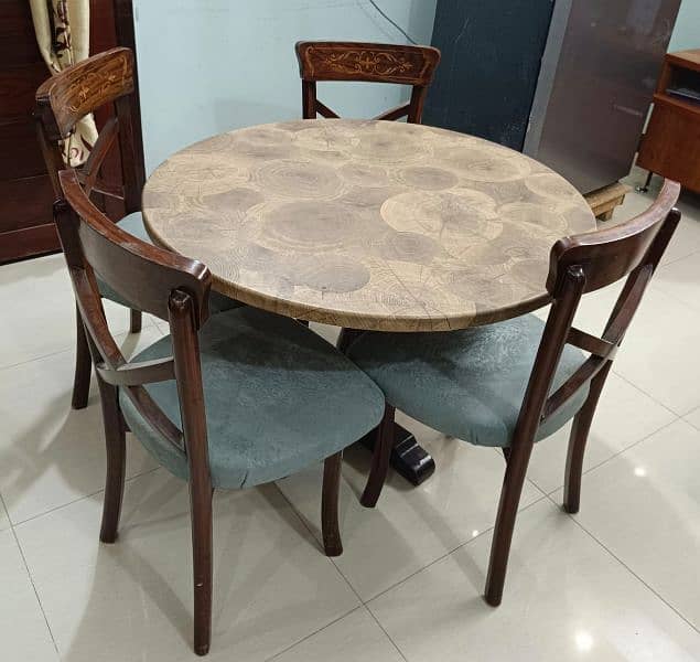 Round dining Table from Wood N Wood 0