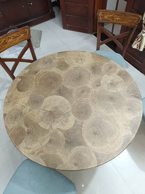 Round dining Table from Wood N Wood 1