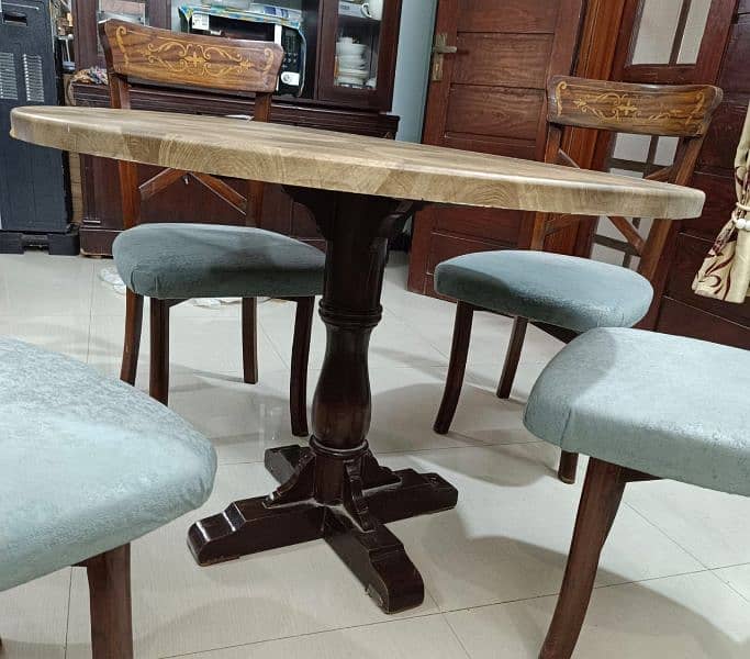 Round dining Table from Wood N Wood 3