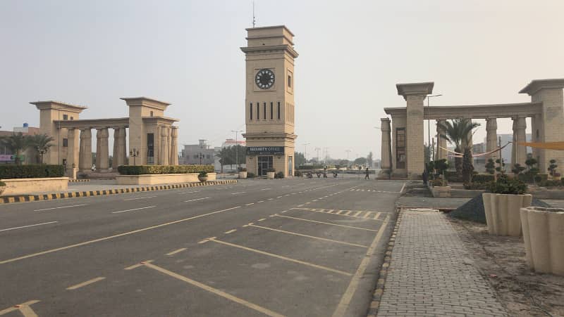 5 Marla Residential Plot Available On Instalments  Super City  Multan Road Sahiwal. 0