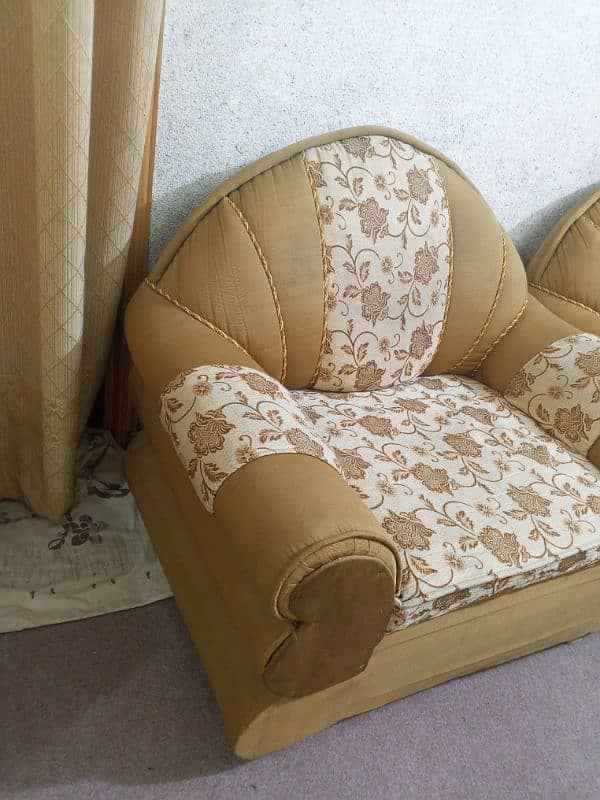 2 separate sofaa seats for sale 1
