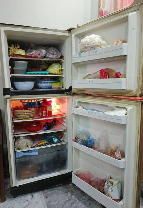 Haier fridge medium size btr thn pel,samsung,sony,orient,Mitsubishi 5