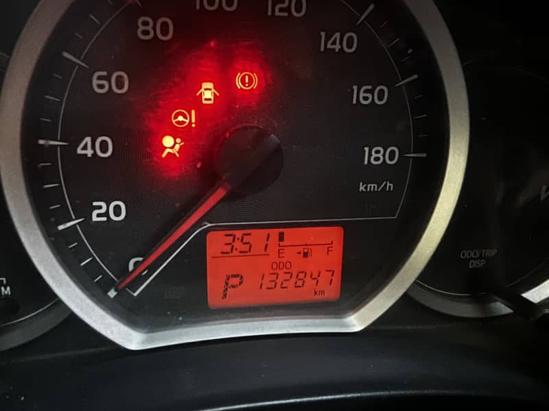 Toyotta Vitz 2012 3