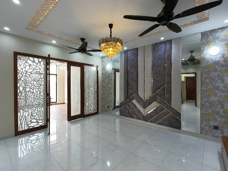Unoccupied Prime Location House Of 10 Marla Is Available For Sale In Central Park Housing Scheme 10