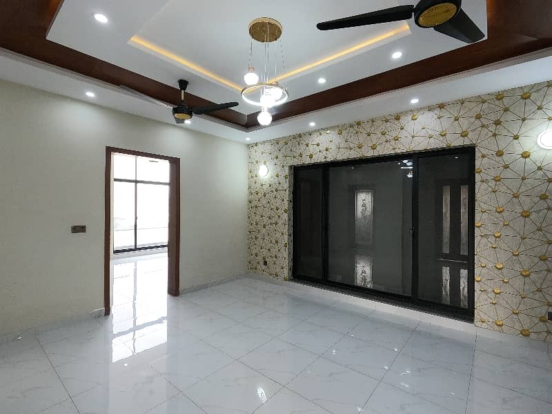 Unoccupied Prime Location House Of 10 Marla Is Available For Sale In Central Park Housing Scheme 21