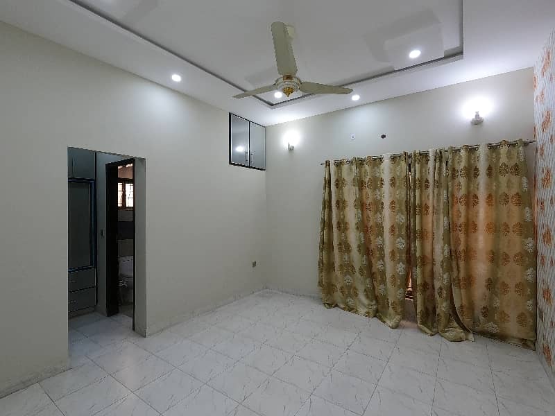 Prime Location 10 Marla House For Sale In The Perfect Location Of Central Park - Block A 11