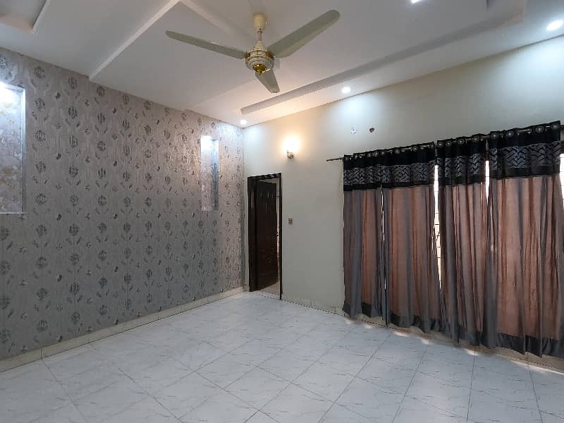 Prime Location 10 Marla House For Sale In The Perfect Location Of Central Park - Block A 15
