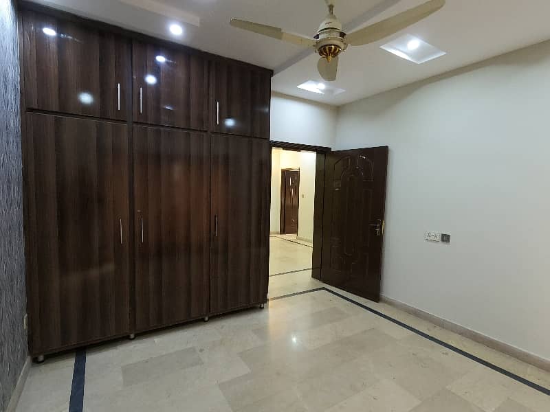 Prime Location 10 Marla House For Sale In The Perfect Location Of Central Park - Block A 29