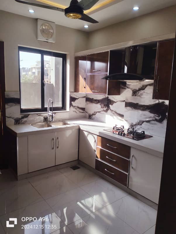 "Central Park, Block A | 10 Marla Brand New Luxury Home In VIP Lane " 7