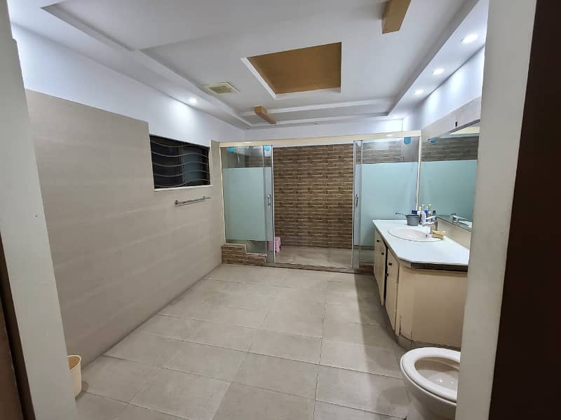 Gulberg 3 corner house for sale 10