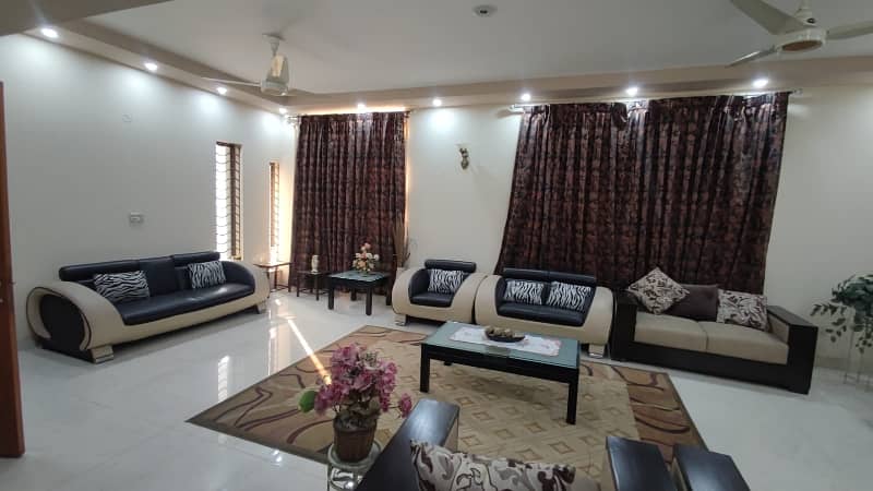 Gulberg 3 corner house for sale 14