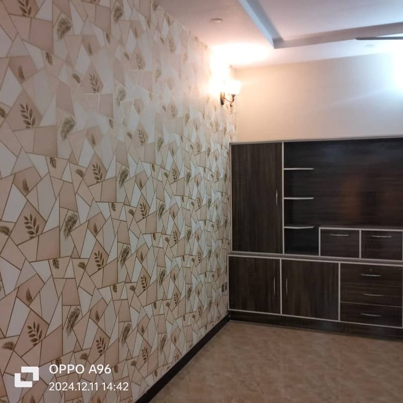 Prime 10 Marla Double-Storey Home In Central Park'S Vip Lane A-Block 6