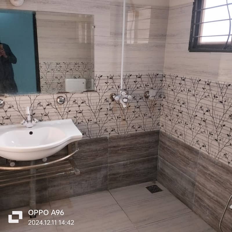 Prime 10 Marla Double-Storey Home In Central Park'S Vip Lane A-Block 7