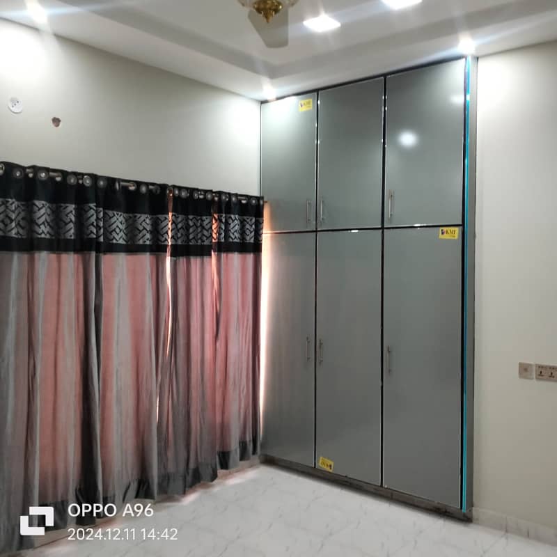 Prime 10 Marla Double-Storey Home In Central Park'S Vip Lane A-Block 8