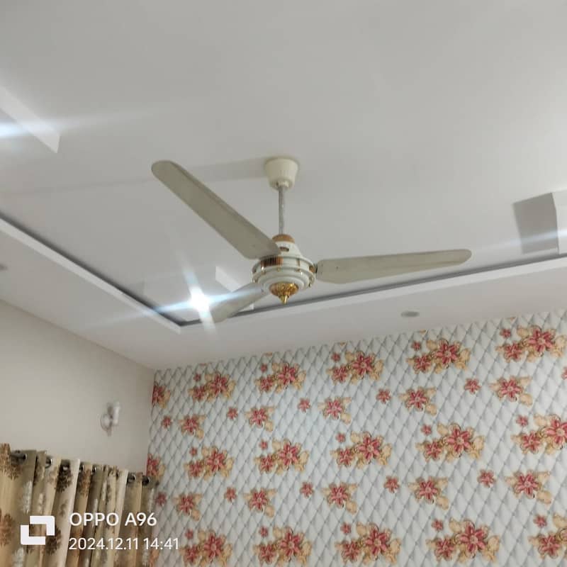 Prime 10 Marla Double-Storey Home In Central Park'S Vip Lane A-Block 11