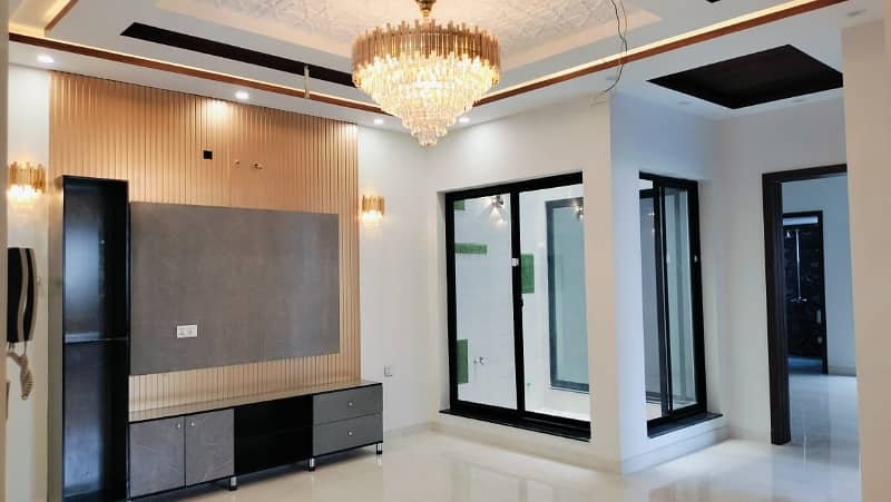 A 10 Marla House Is Up For Grabs In Bahria Town 0
