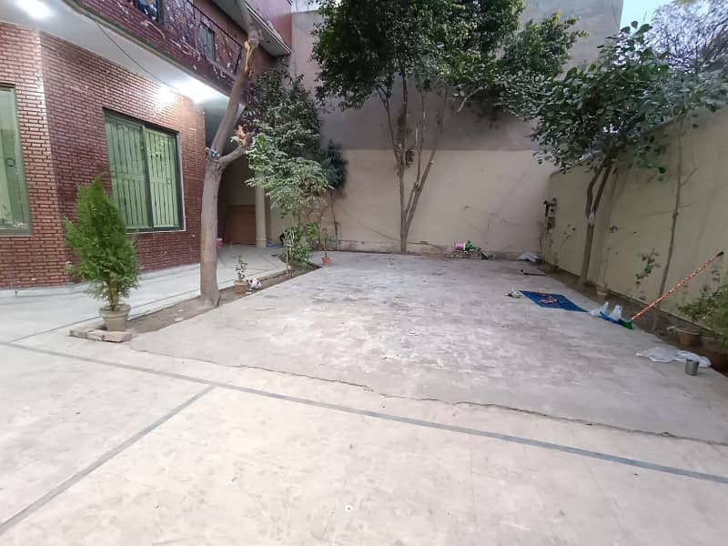 Building For Rent Main Location Officer Colony No 2 Madina Town Faisalabad 2