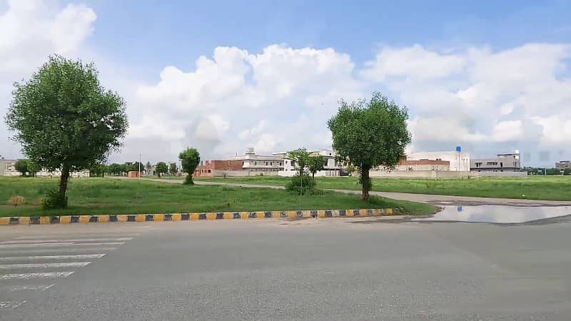 10 Marla Plot Avilable Fore Sale Prime Loctaion 4