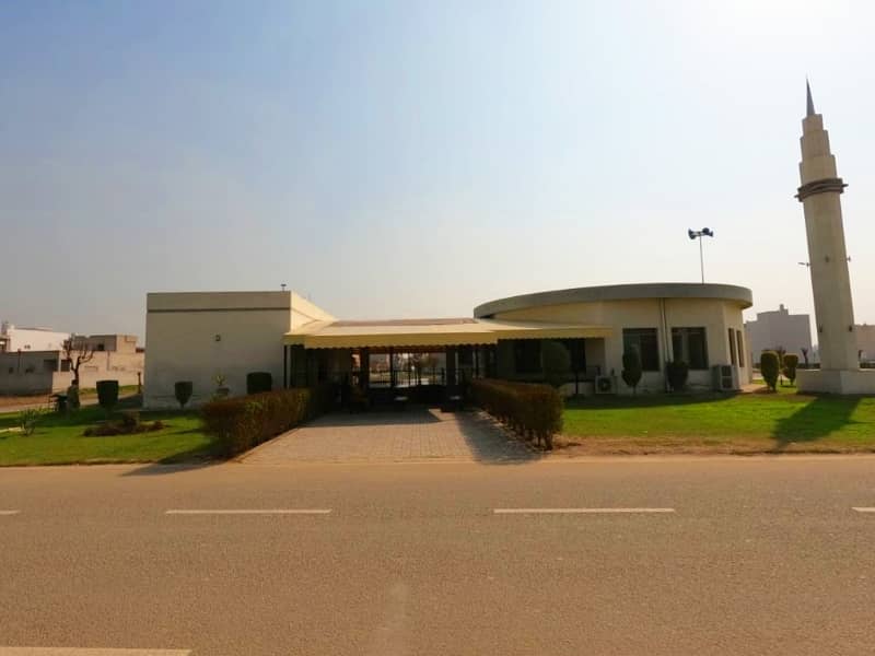 10 Marla Plot Avilable Fore Sale Prime Loctaion 5