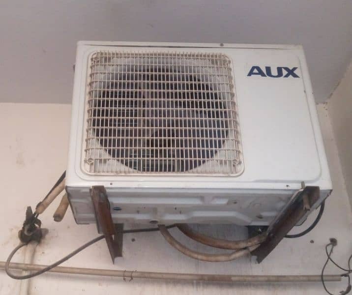 Ac aux 1