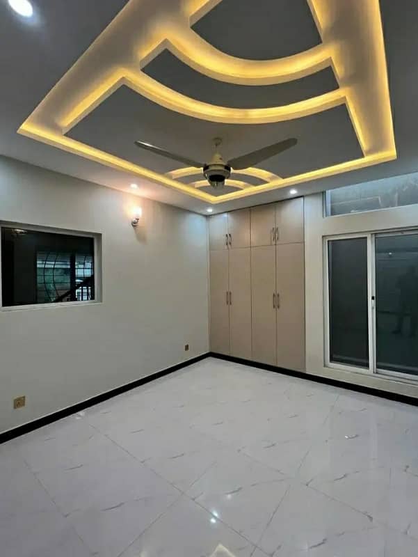 G-15 Size 30x60 Ground Portion For Rent 3