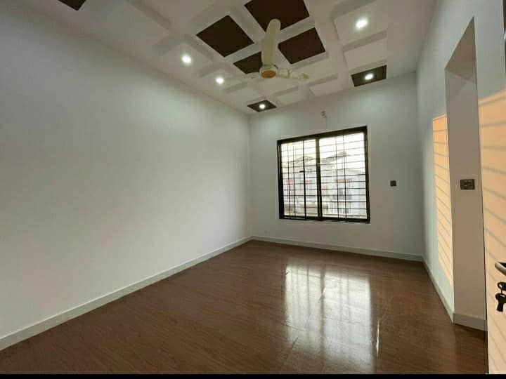 G-15 Size 30x60 Ground Portion For Rent 5