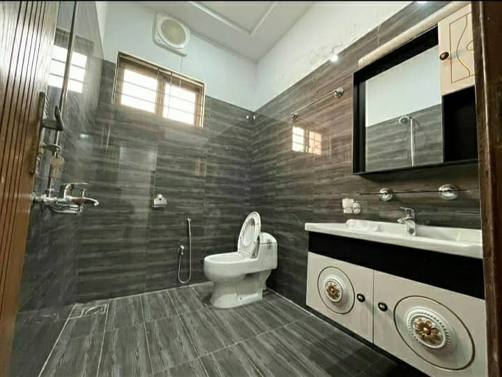 G-15 Size 30x60 Ground Portion For Rent 6