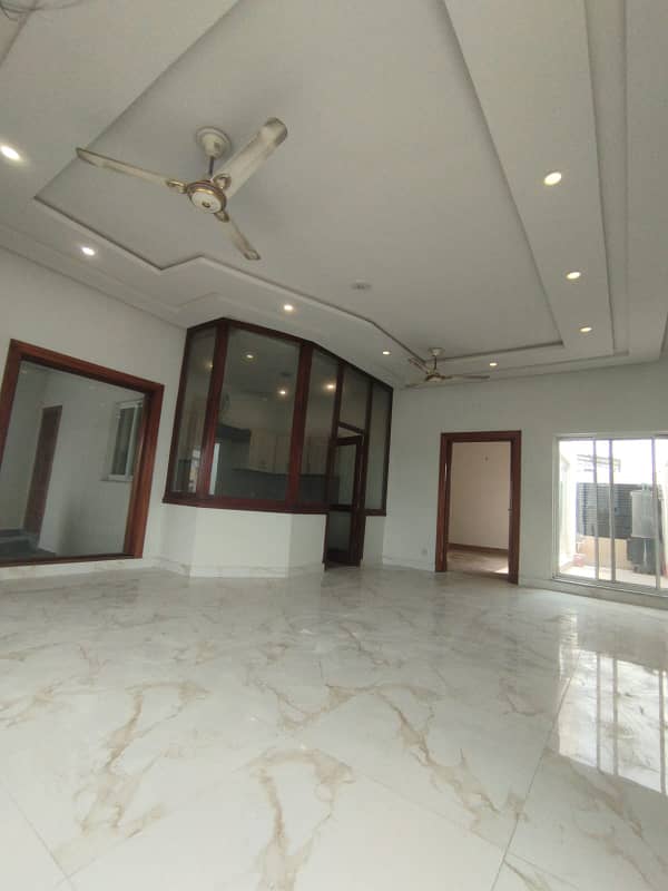 Separate Entrance - 1 Kanal Lavish Upper Portion On Top Location For Rent in DHA Phase 6 Lahore 0
