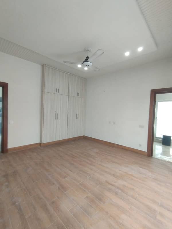 Separate Entrance - 1 Kanal Lavish Upper Portion On Top Location For Rent in DHA Phase 6 Lahore 3