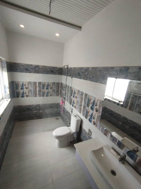 Separate Entrance - 1 Kanal Lavish Upper Portion On Top Location For Rent in DHA Phase 6 Lahore 4
