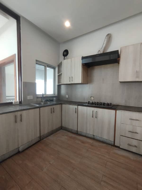 Separate Entrance - 1 Kanal Lavish Upper Portion On Top Location For Rent in DHA Phase 6 Lahore 7