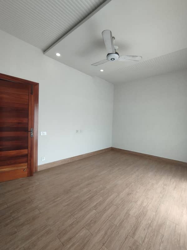 Separate Entrance - 1 Kanal Lavish Upper Portion On Top Location For Rent in DHA Phase 6 Lahore 8